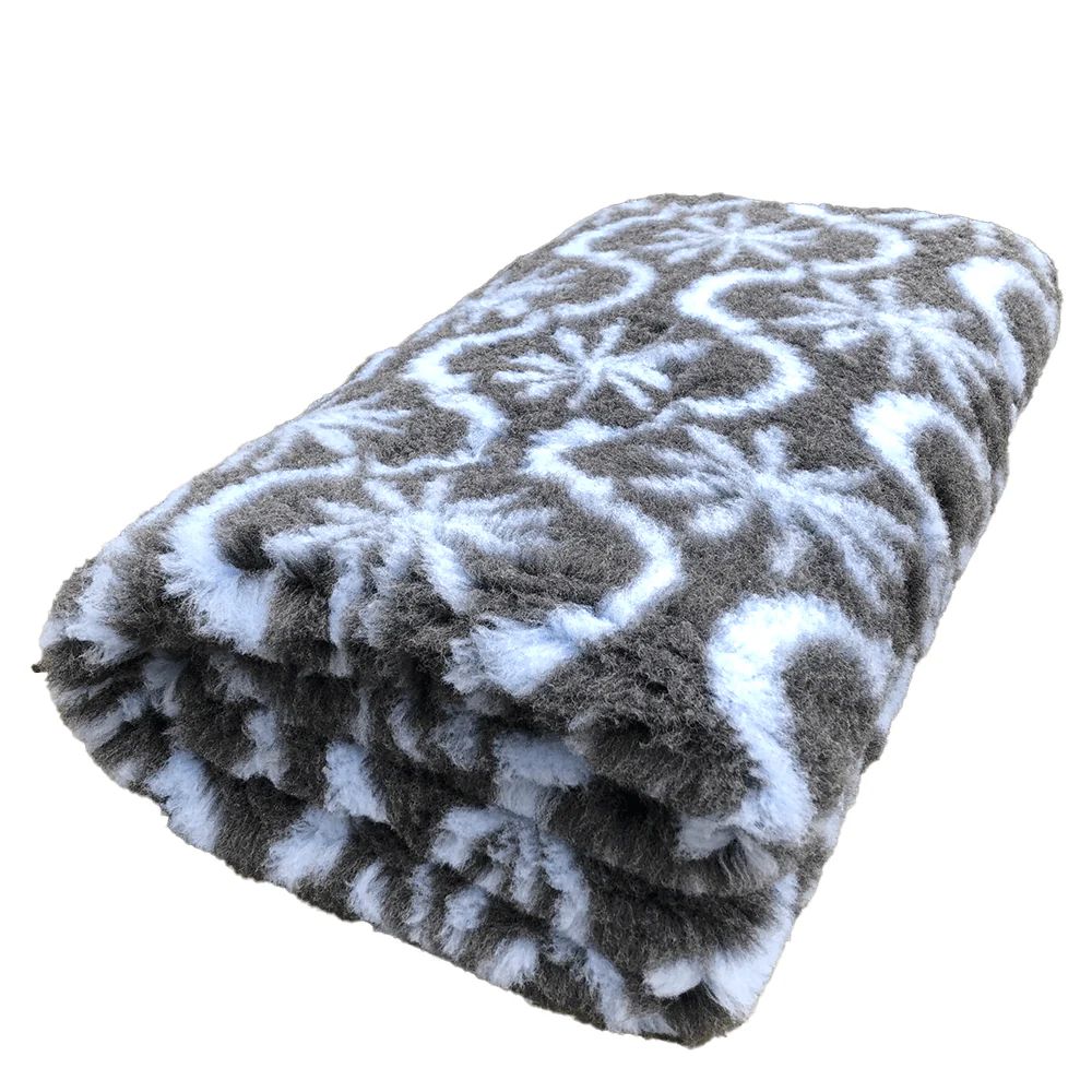 Please follow and like us: ProFleece Nature Collection non-slip pet bedding - Daisy
